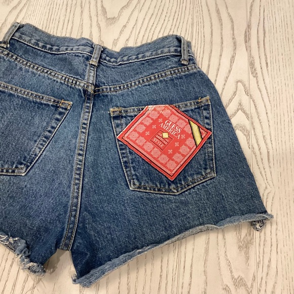 Guess 24” (US 00) Vintage Denim Button USA Patch Women Jeans Shorts (Vtg Sz 26) - Picture 7 of 13